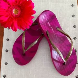 Vionic Beach Flip Flops